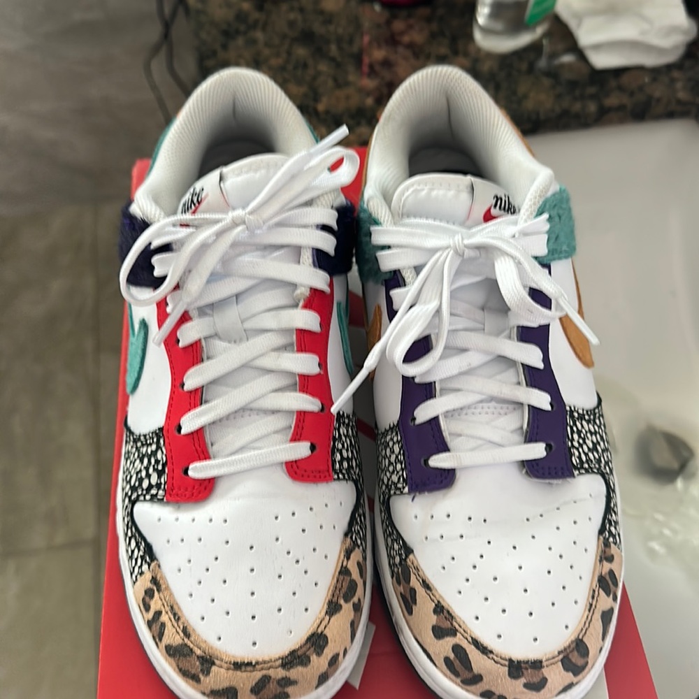 W Nike Dunk Low SE size 9